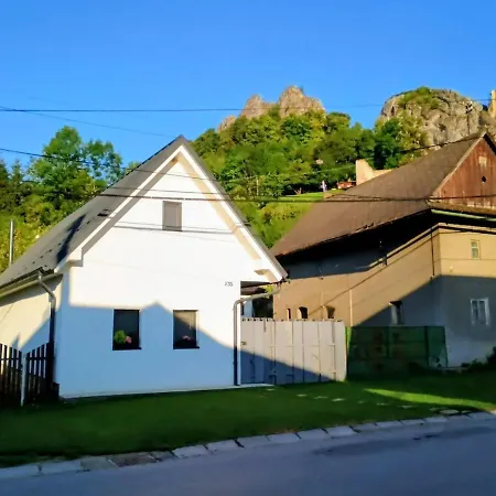 Chalúpka Pod Hradom * Lednica