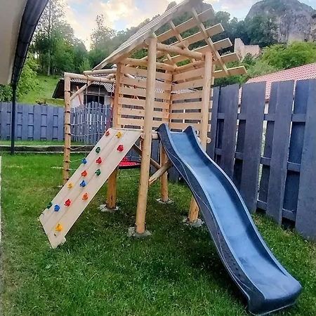 Chalupka Pod Hradom